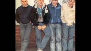 The Housemartins, Sitting On A Fence