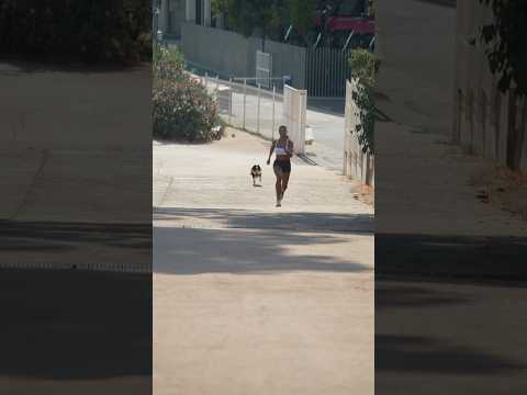 4 legs vs 2 legs Can you guess how it end?😅#race #running #dog