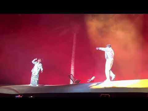 Bad Bunny ft Pablo Chill-E - Hablamos Mañana (Live Santiago, Chile 28/10)