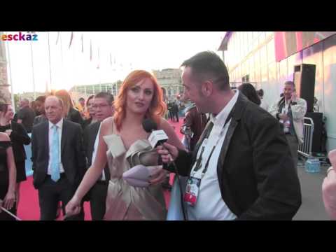 ESCKAZ in Stockholm: Eneda Tarifa (Albania) sings on the Red Carpet
