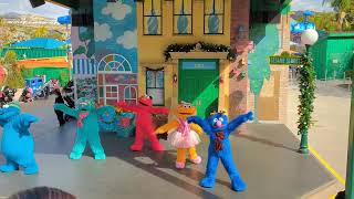 [4k] Elmo&#39;s Christmas Wish - Sesame Place San Diego California - 2022 Holiday Show