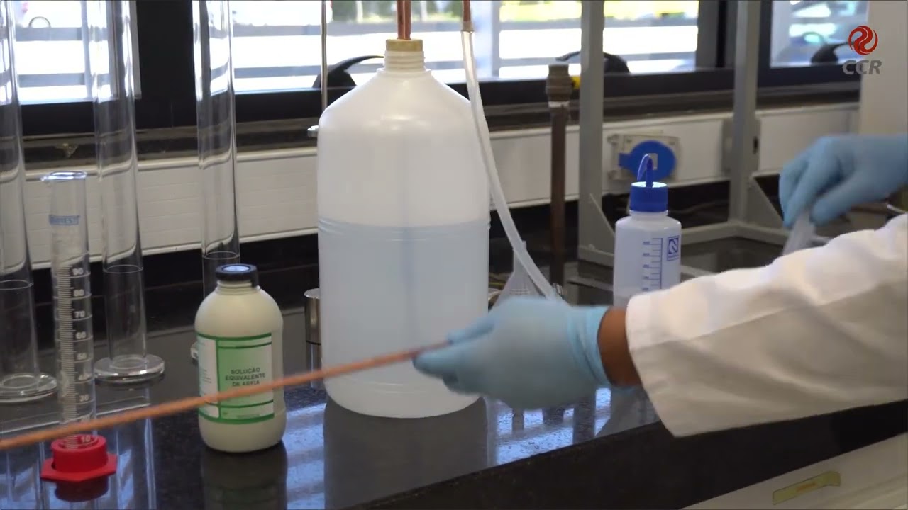 Determinação do equivalente de areia de solos e agregado miúdo