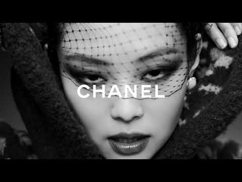 chanel the coco neige 2021 22 collection with jennie film directed by inez and vinoodh