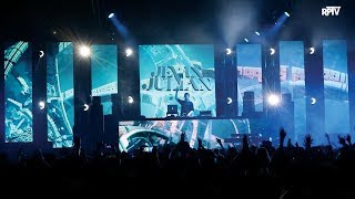 VJing for Jevin Julian at DECIBELS FESTIVALS 2017