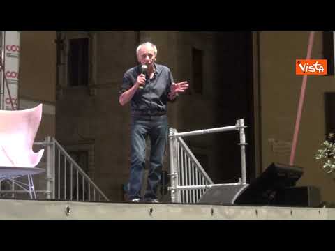 Vecchioni: "Della musica passerà alla Storia Guccini e non Fedez"