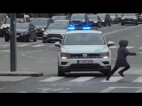 (Voetganger let niet op) Ziekenwagen en Politie met spoed onderweg in Brussel