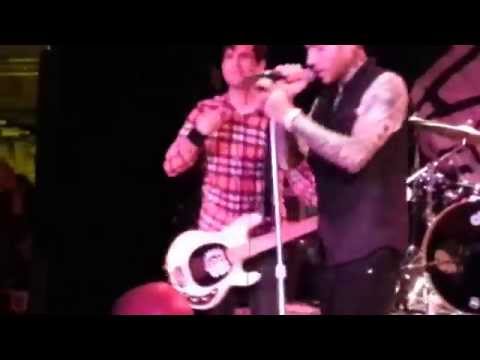 MxPx - Chick Magnet (Feat. Scott Murphy from Allister) [Live @ Chicago 2014]