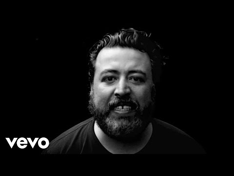 Videoclip de La Raza Pura Es La Pura Raza — Molotov