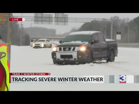 Motorists stuck in snow, ice near I-55 and Shelby Drive