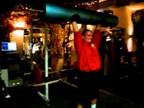 Heiko Schlachta Strongmen Training mit Baumstamm