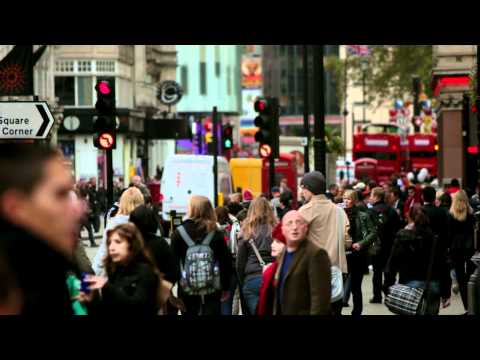 Busy people walking the city streets in London, HD Stock Footage