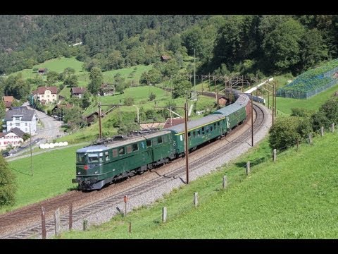 Bahnverkehr in Erstfeld und Wassen am 3.9.11 - Ae 6/6 Aargau
