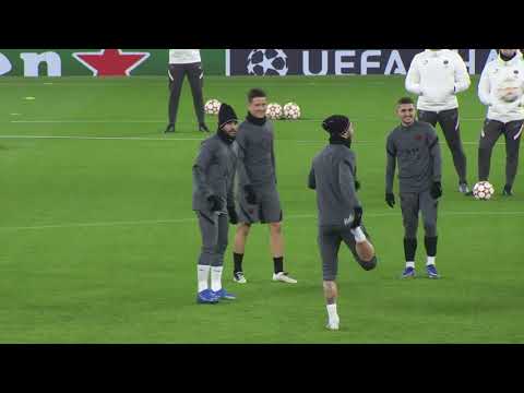 Séance de veille de match de ligue des champions City v PSG
