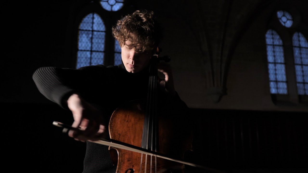 Bach - Cello Suite No. 2, Courante