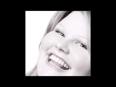 God bless the child - Bente Ulleland and Kristoffer Hansen-Ekenes found a piano late one evening.