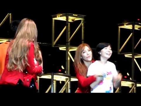 120918 Hyomin teaching her partner Roly Poly