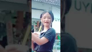Download lagu [ TIKTOK ] GOYANGAN ANAK SMP MENGGODA BANGET #Shorts mp3