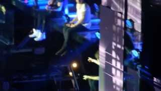 Harry and Louis talking on Little Things @Bercy 04.29.13 + Liam beatboxing