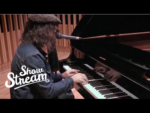 Pat Dam Smyth Goodbye Berlin Live