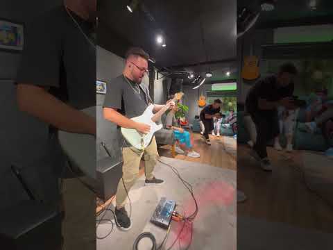 Paloma Possi - Your Great Name/Teu Nome Tem Poder (GuitarCam)