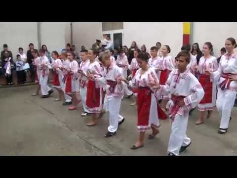 Ansamblul de dansuri populare "Şipotul" comuna Raciu, judeţul Dâmboviţa