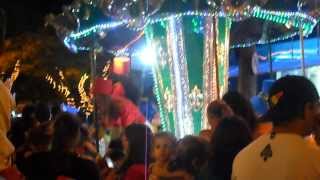 preview picture of video 'Desfile e chegada do Papai Noel em Guaratinguetá - SP - Parte 1'