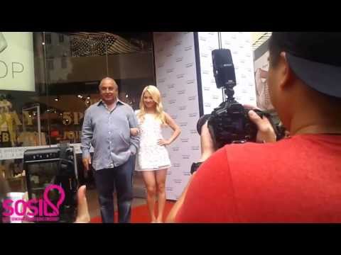 [Sosius Fancam] 130606 HyoYeon @ Hong Kong TopShop Part1