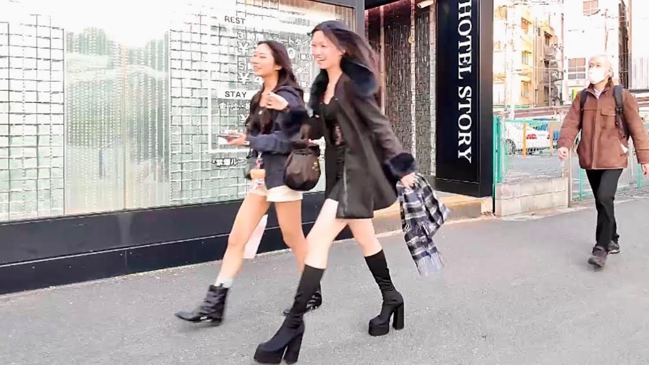 [Unbelievable] An extraordinary moment captured by chance in Uguisudani.