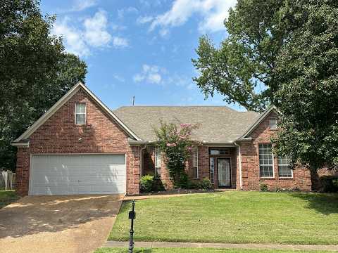 Spacious 5BR/3BA Arlington Home with Flexible Living Space & Fenced Yard -Carpet only in bedrooms! Newly painted! property video