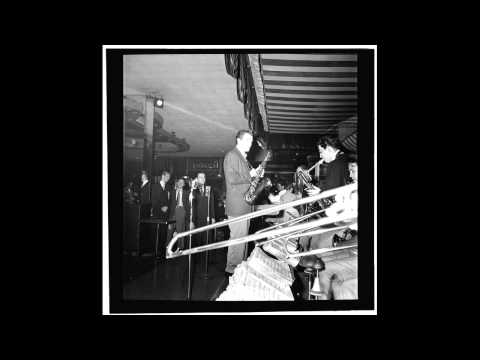 Charlie Barnet & His Orch. - I'm An Old Cowhand (voc. Joe Hostetter) [June 1, 1936]