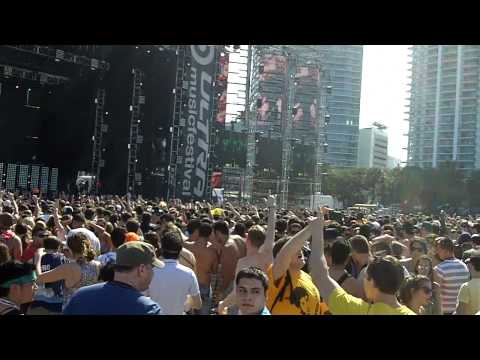 Avicii "Kings of Leon Bootleg" Live @ Ultra Music Festival 2011 (Main Stage)