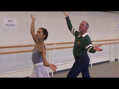 Coaching the dancers of The Royal Ballet (The Royal Ballet)