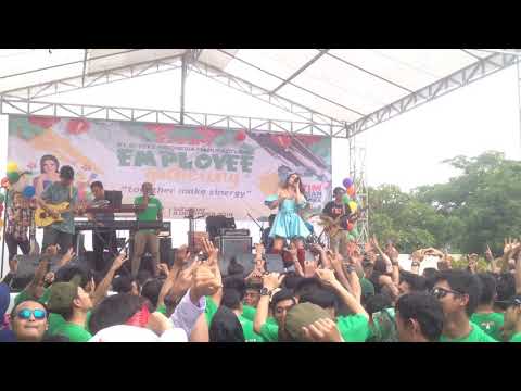 MEGGY DIAZ " Aku Takut "  Live Performance