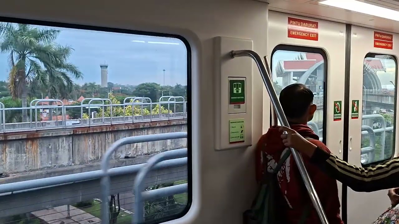 Kereta Layang Bandara Sokarno Hatta #youtube #kalayang #soekarnohattaairport #jakarta #urbanvibes 