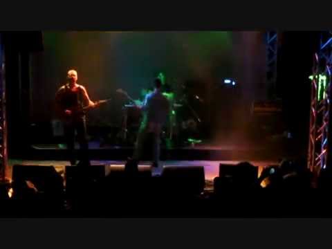 The Invisible Surfers - Los Pilotos están muertos (live)