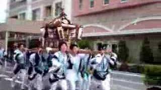 preview picture of video '神輿の交差点横断Dash!! Across the intersection by Odawara mikoshi!'