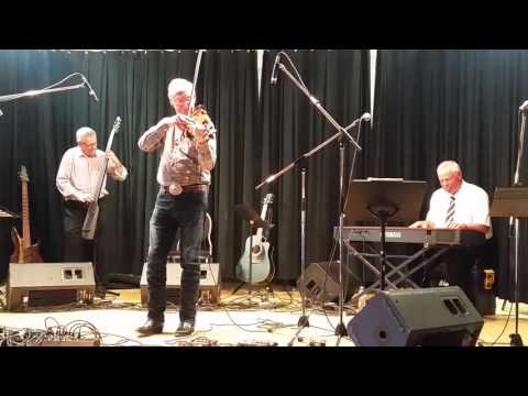 Alfie Myhre playing Four String Polka