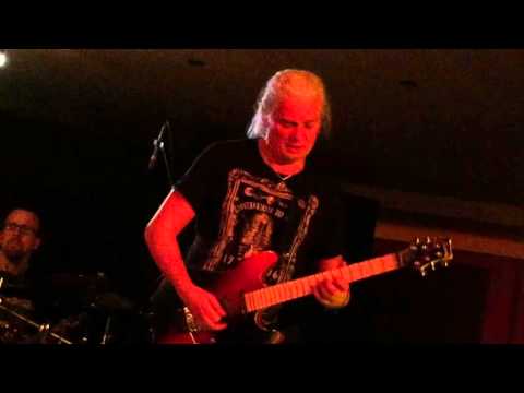 ALAPI POWER TRIO live at Jazzpresso, Budapest, The Duel ( I. Alapi )