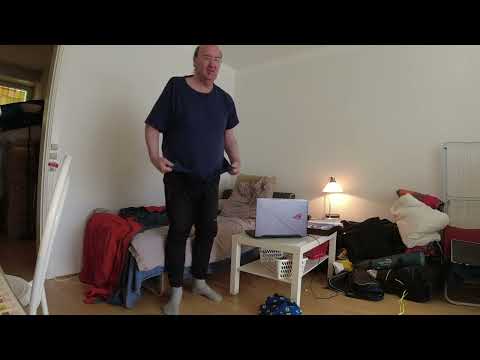 MongoTV_12866 - Del 2 - Cykler Til NETTO Sælger FLASKER og Køber FLÆSKESVÆR-LAKRIDS For Sidste PENGE