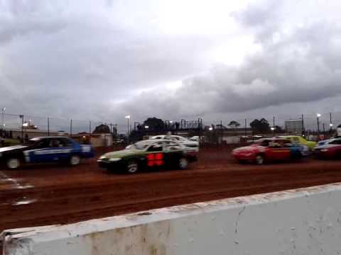 Sydney Speedway 10-11-2012 start of street stocks