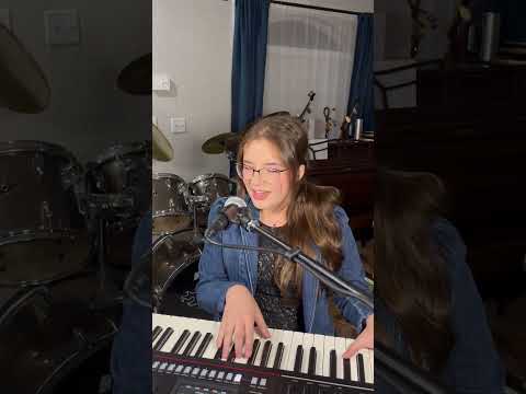 Quiero El Derramar De Tu Gloria. Cover by Camila Villafuerte.