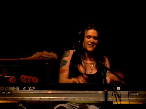 Beth Hart 01/05/10 Groningen 1/2 "trouble"