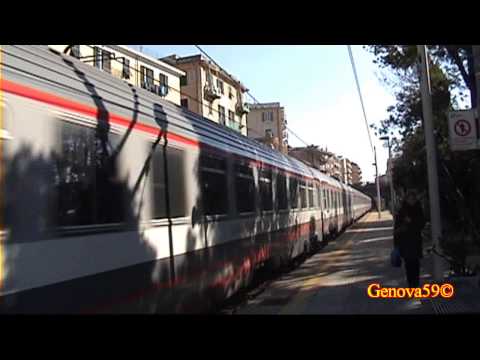 Uno strano Frecciabianca in transito a Quinto al Mare