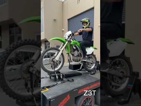 Aprendiendo a calibrar o levantar la #moto #motorcycle #motorsport