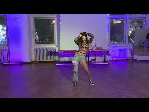 Magdalena Ustymowicz- Oriental Dreams Festival 2022- Street Shaabi choreography- Versace