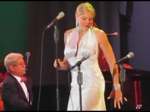 American Woman sings Iranian song from Elahe