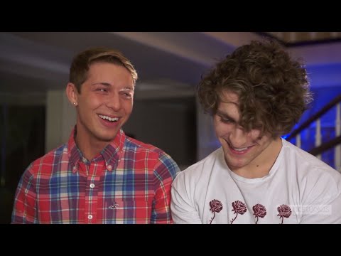 download lagu mp3 mp4 Finn Carson Calvin Banks, download lagu Finn Carson Calvin Banks gratis, unduh video klip Finn Carson Calvin Banks