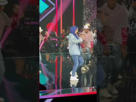 Erra Fazira pun ada ye dalam konsert #hiburanmingguiniHits di TV2 jam 9.00 malam ni.
