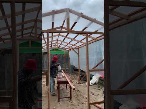 Bikin Green House Sederhana dari Kayu