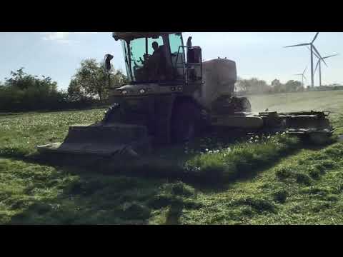 Grasernte 2021 - Mähen zum 1. Schnitt mit BIG M 420